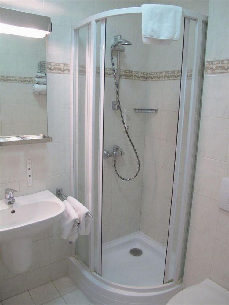 Galerie Royale Hotel Prague Luaran gambar