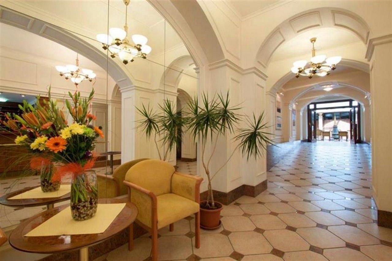 Galerie Royale Hotel Prague Luaran gambar