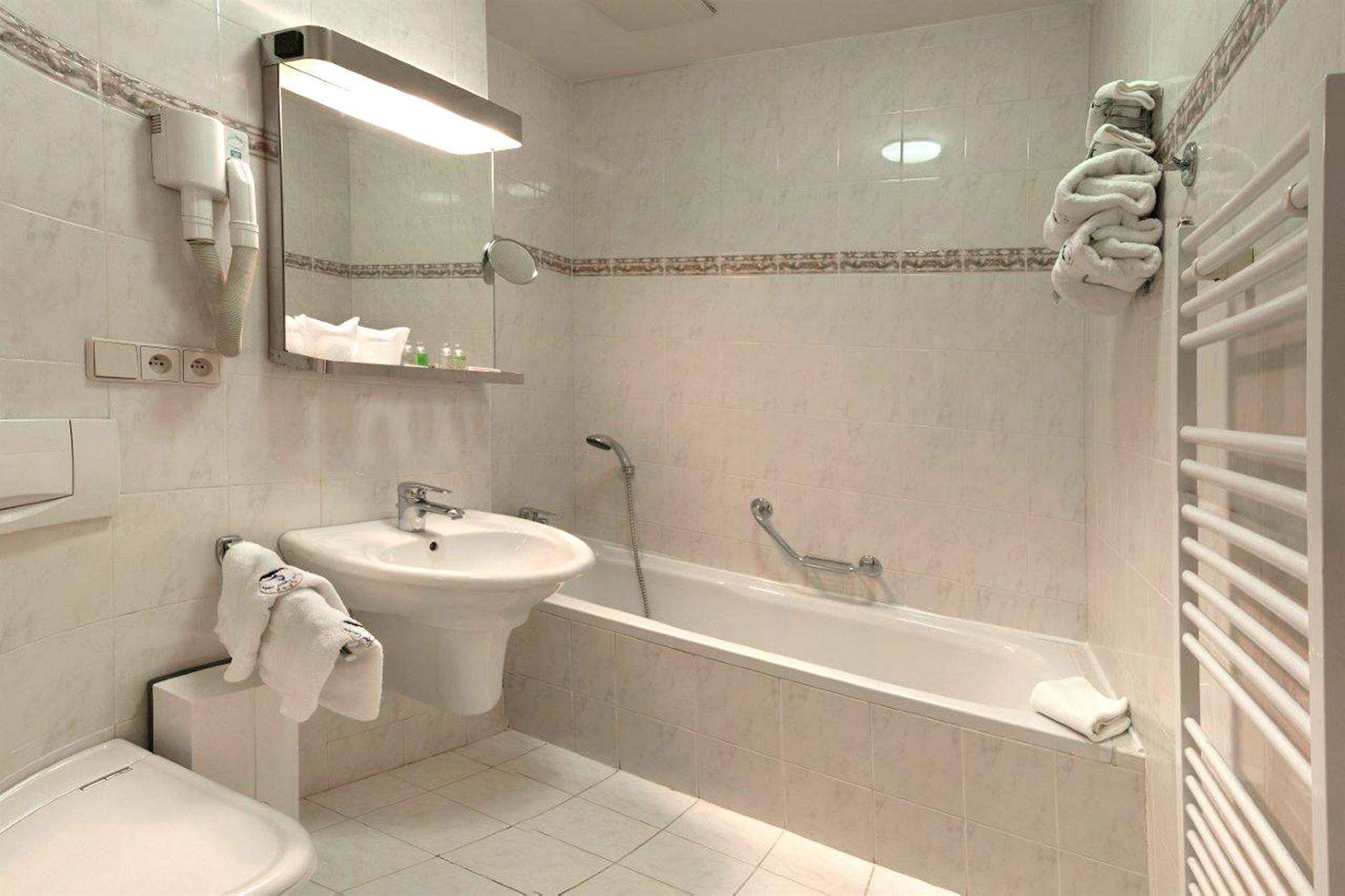 Galerie Royale Hotel Prague Luaran gambar