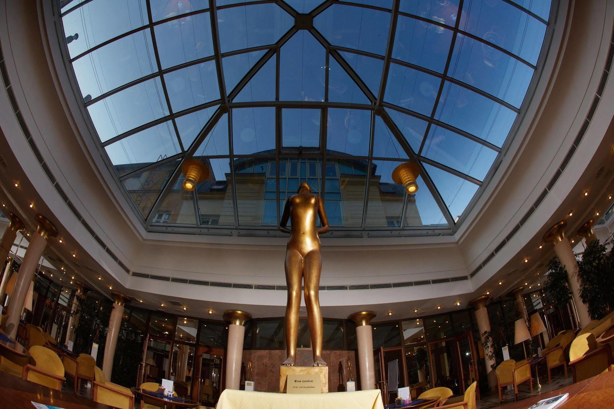 Galerie Royale Hotel Prague Luaran gambar